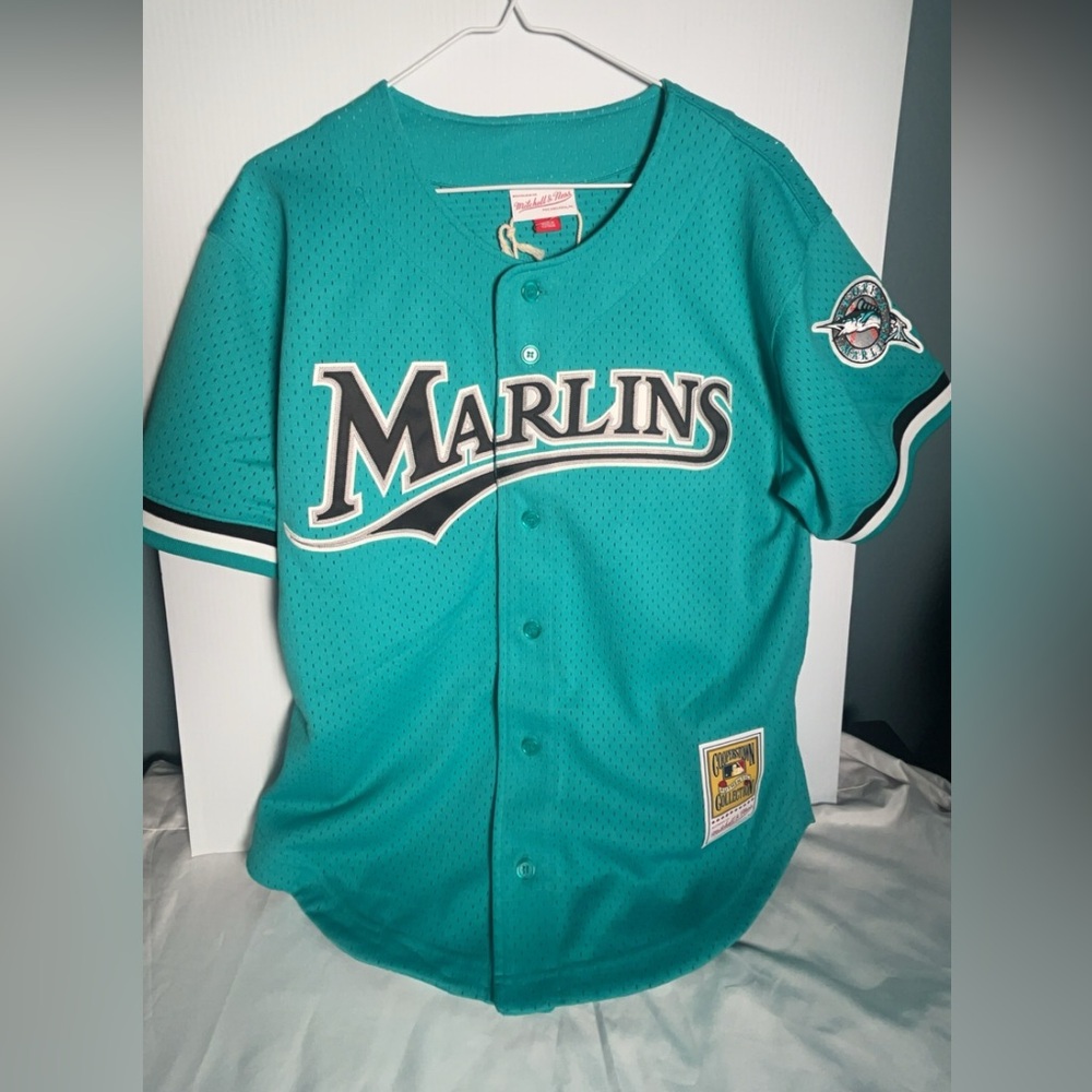 AUTHENTIC ANDRE DAWSON MARLINS PRACTICE JERSEY NWT MEDIUM SIZE. MADE IN USA.